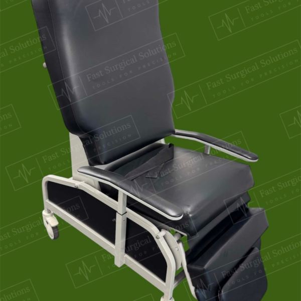 Winco S400 Series Mobile Medical Recliner with Transfer Arm — Comfort & Mobility Chair for Clinical Use